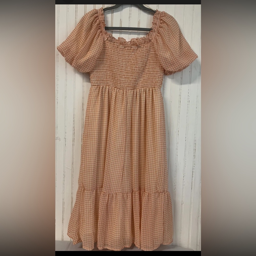 Lauren Conrad smocked bodice and puff sleeves midi dress. Size small